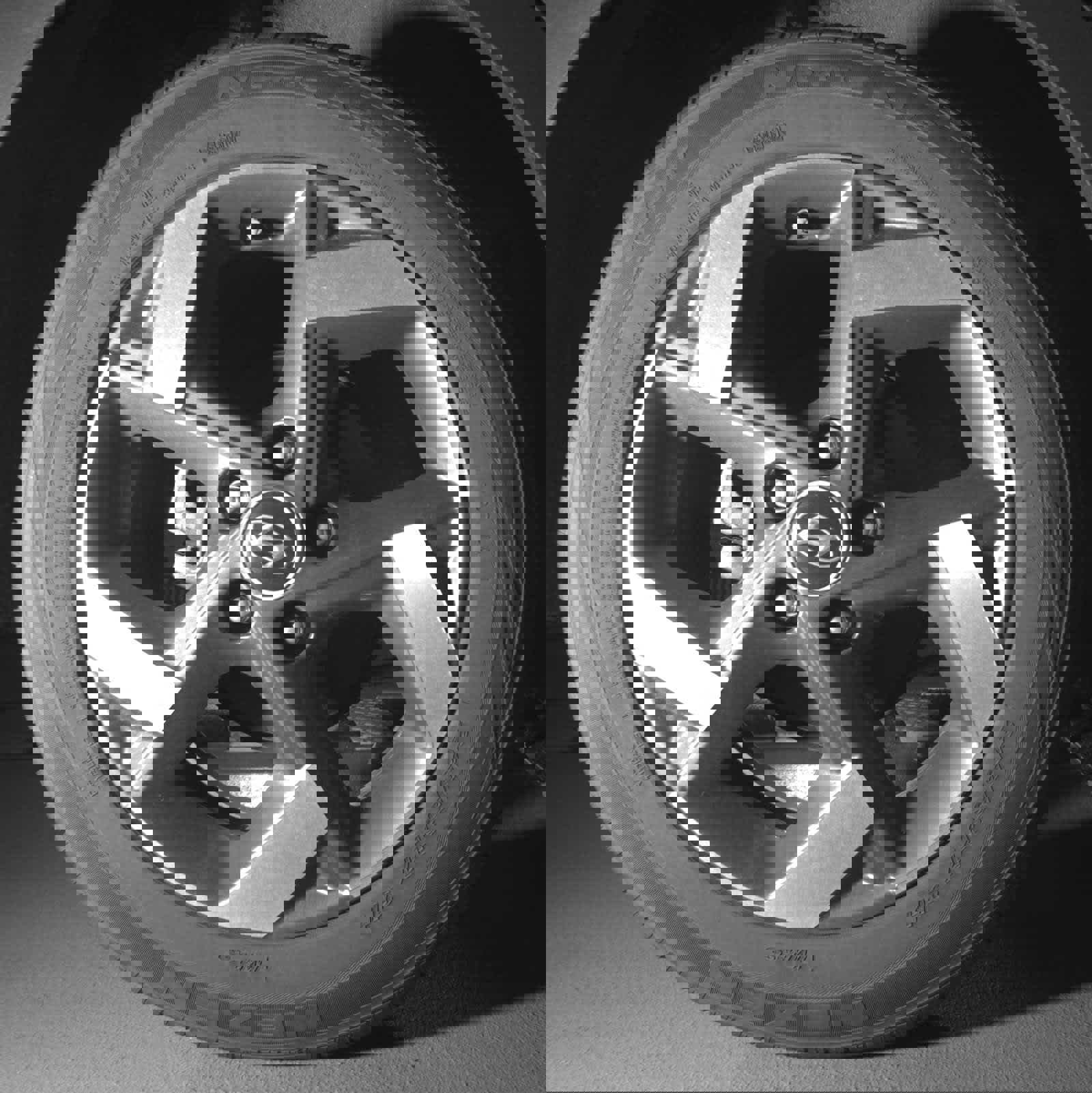 Used 2023 Hyundai Venue SEL image 16