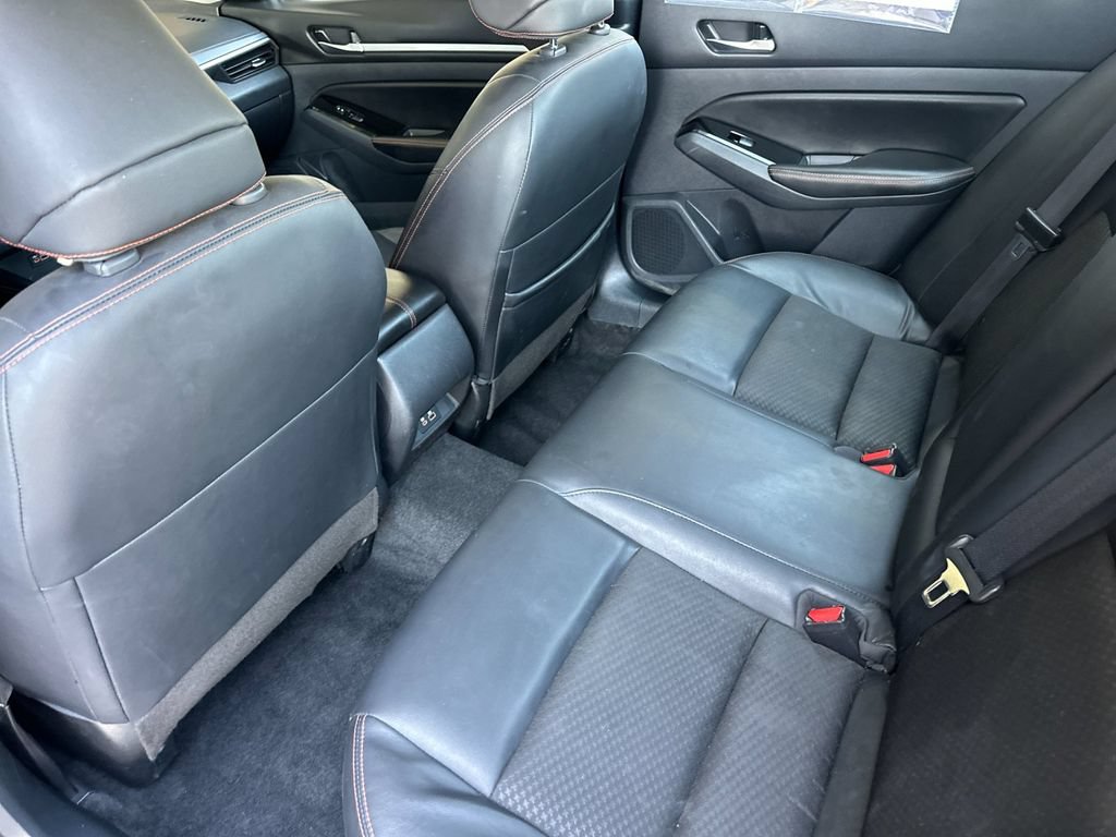 Used 2024 Nissan Altima 2.5 SR FWD image 14
