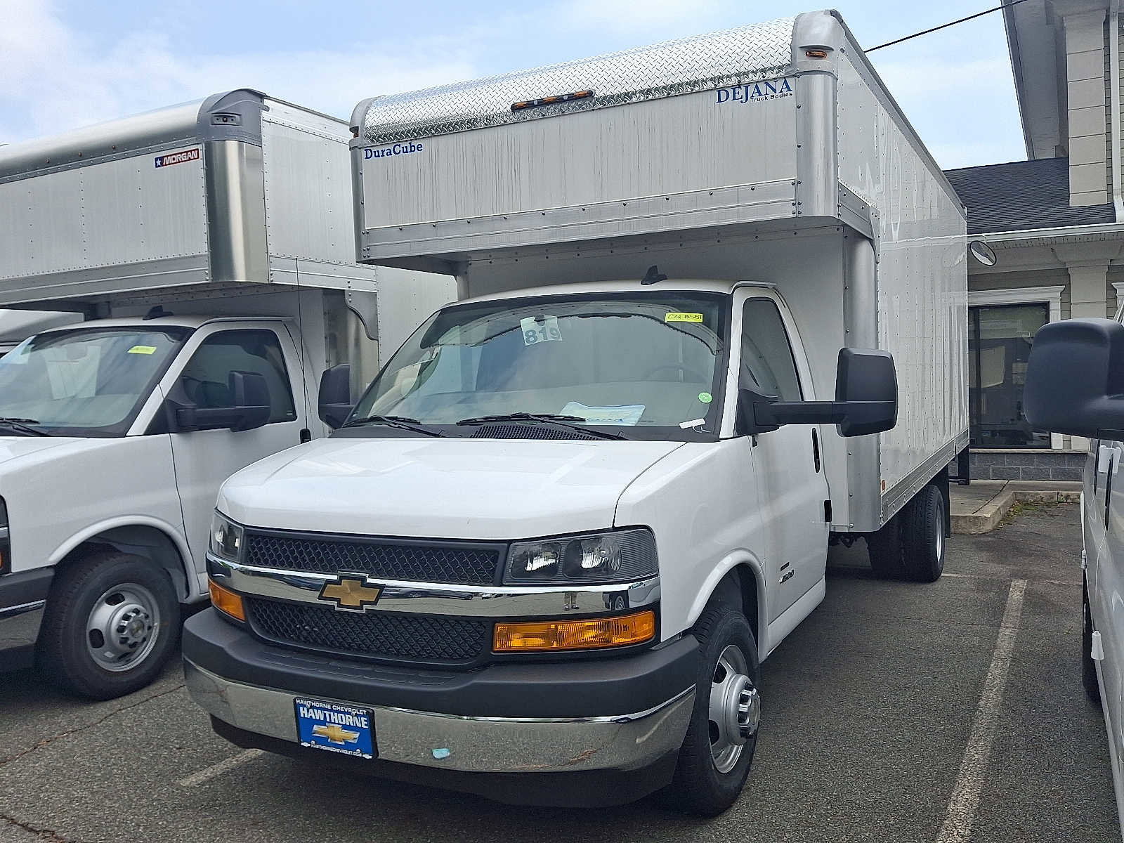 New 2024 Chevrolet Express 4500 Extended w/ Power Convenience Package RWD image 3