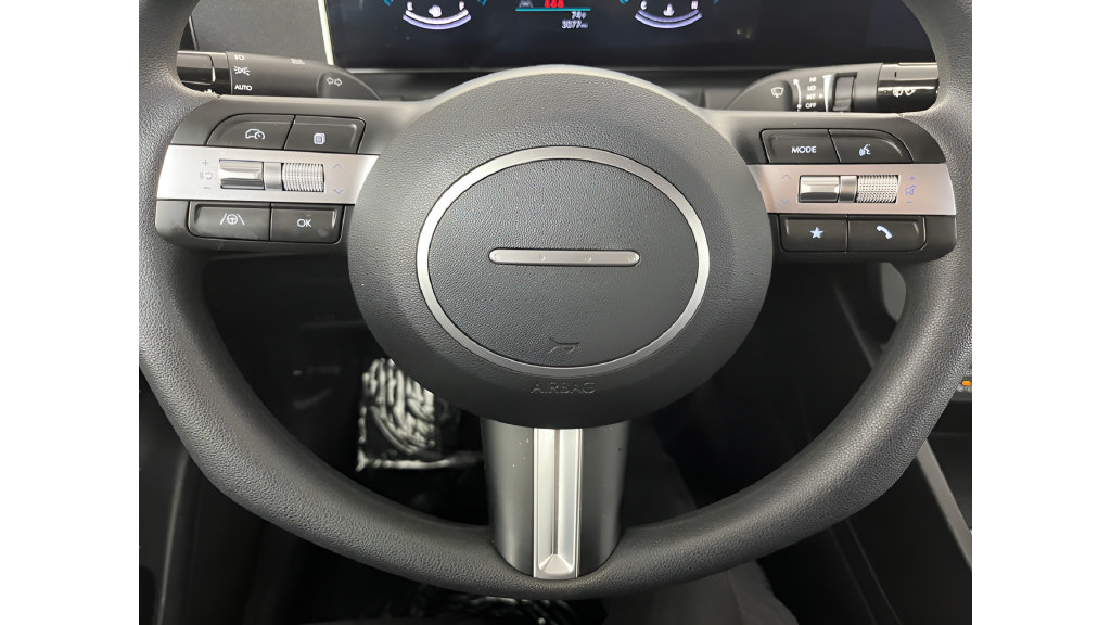 Used 2025 Hyundai Santa Cruz SE AWD/4WD image 20