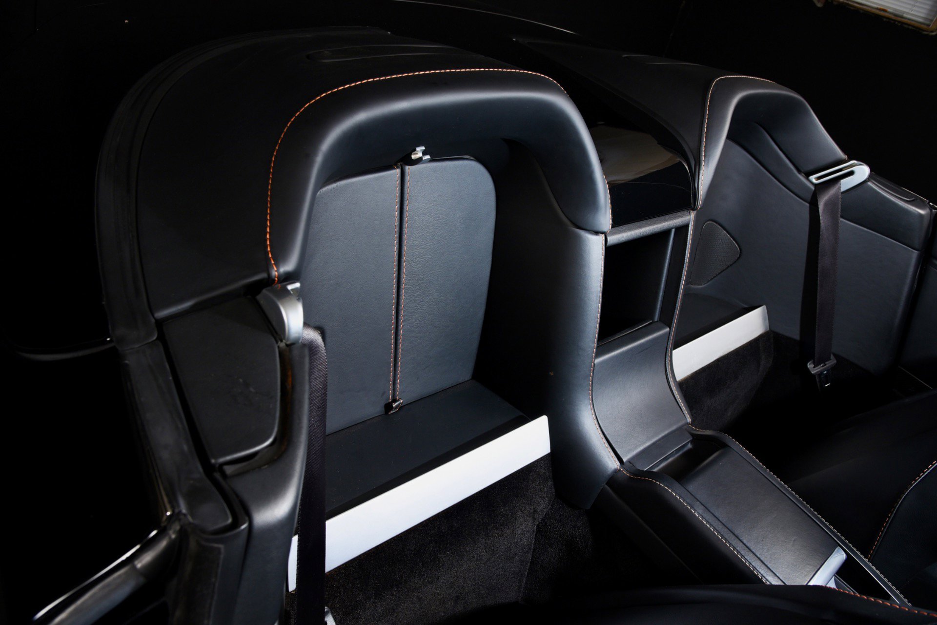 Used 2017 Aston Martin V12 Vantage S image 28