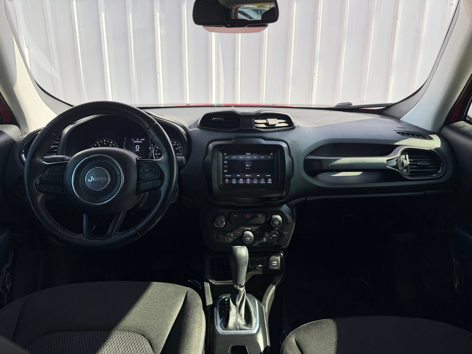 Used 2018 Jeep Renegade Altitude w/ Popular Equipment Group FWD image 13