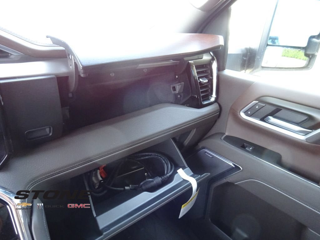 New 2026 GMC Sierra 3500 Denali w/ Technology Package AWD/4WD image 29