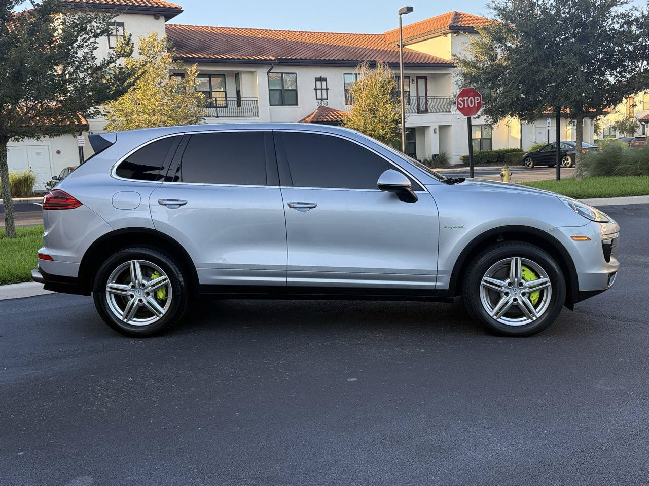 Used 2016 Porsche Cayenne S AWD/4WD image 22