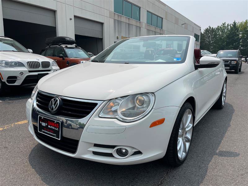Used 2011 Volkswagen Eos Lux FWD image 2