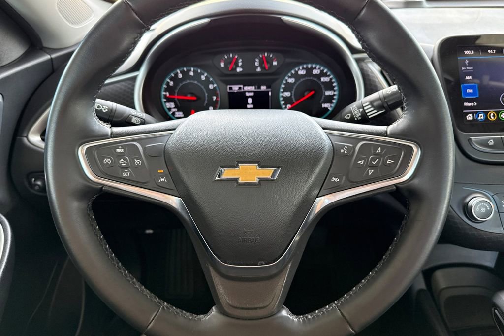 Used 2025 Chevrolet Malibu RS FWD image 32