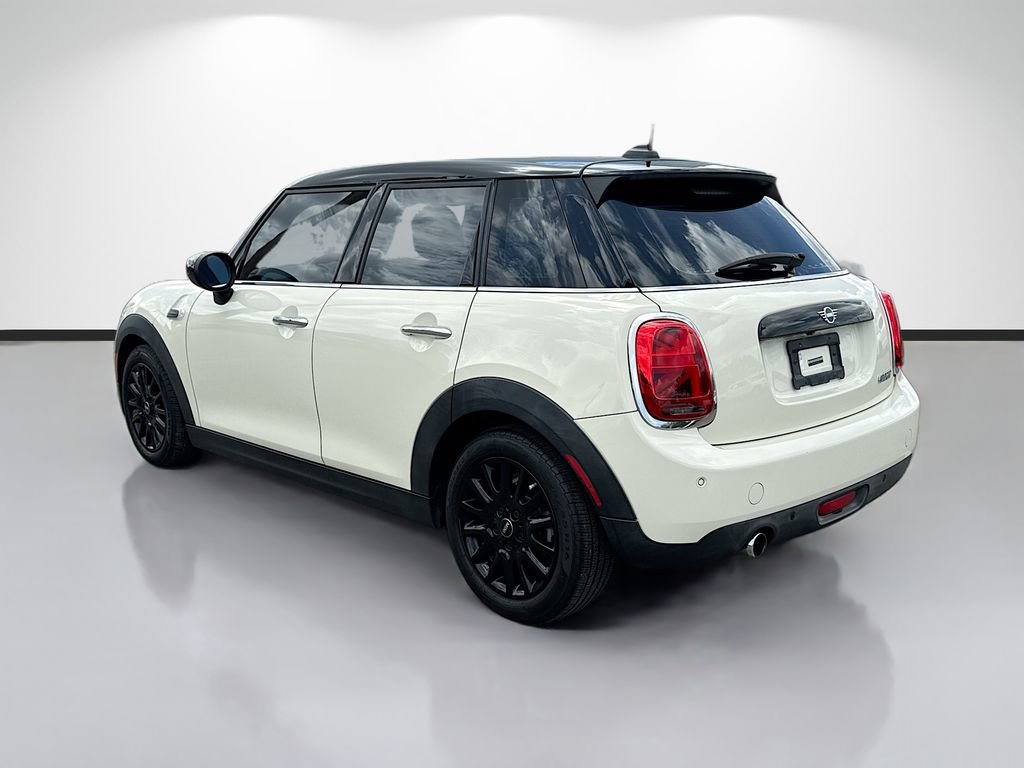 Used 2020 MINI Cooper 4-Door Hardtop image 5
