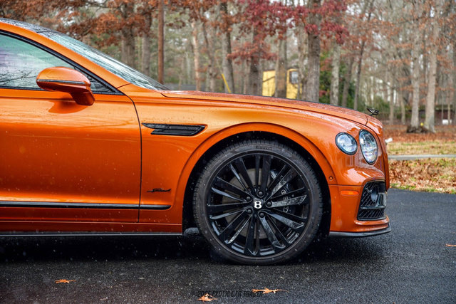 Used 2024 Bentley Flying Spur W12 image 11