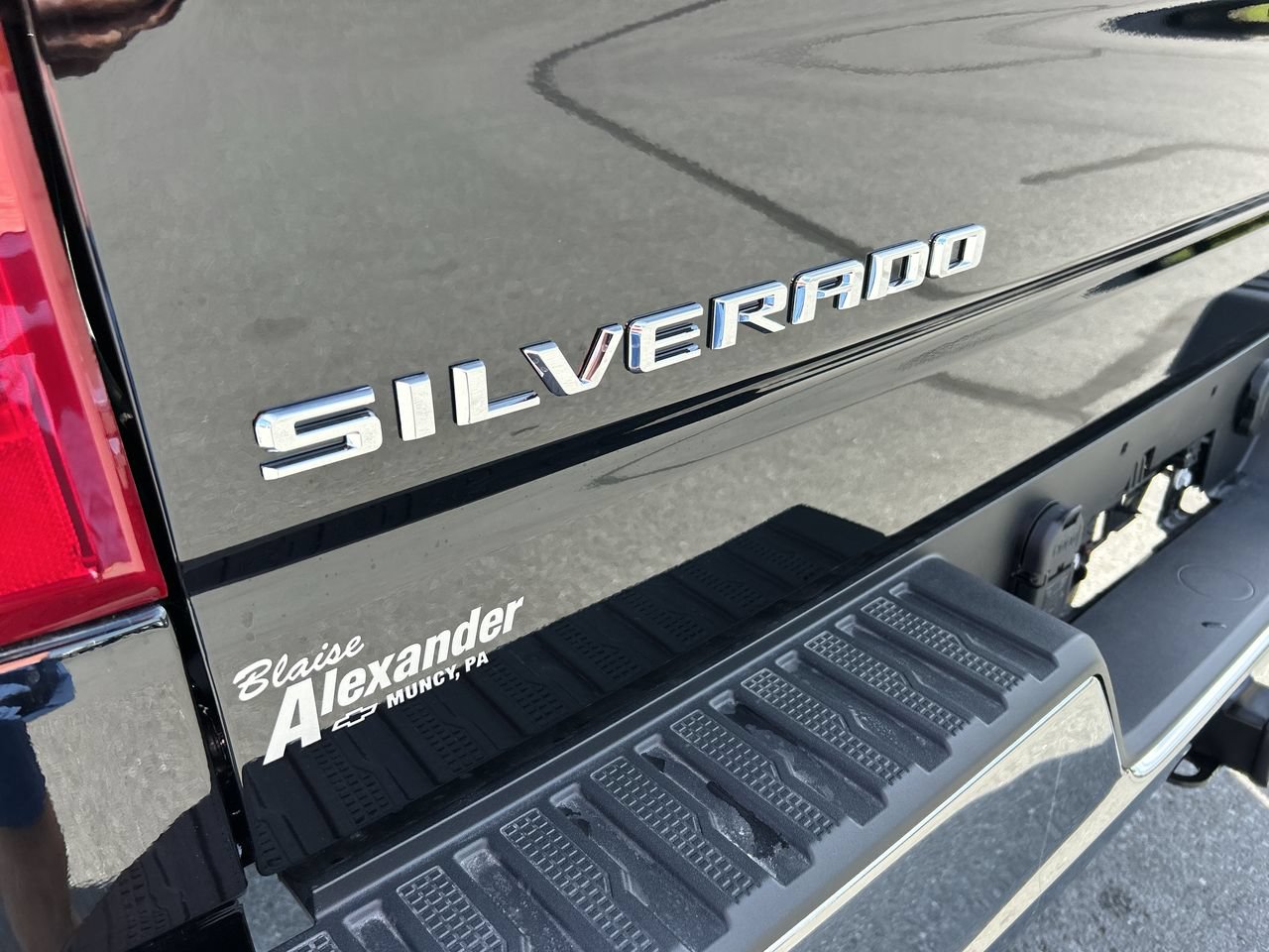 New 2026 Chevrolet Silverado 1500 LT w/ Z71 Off-Road Package AWD/4WD image 11