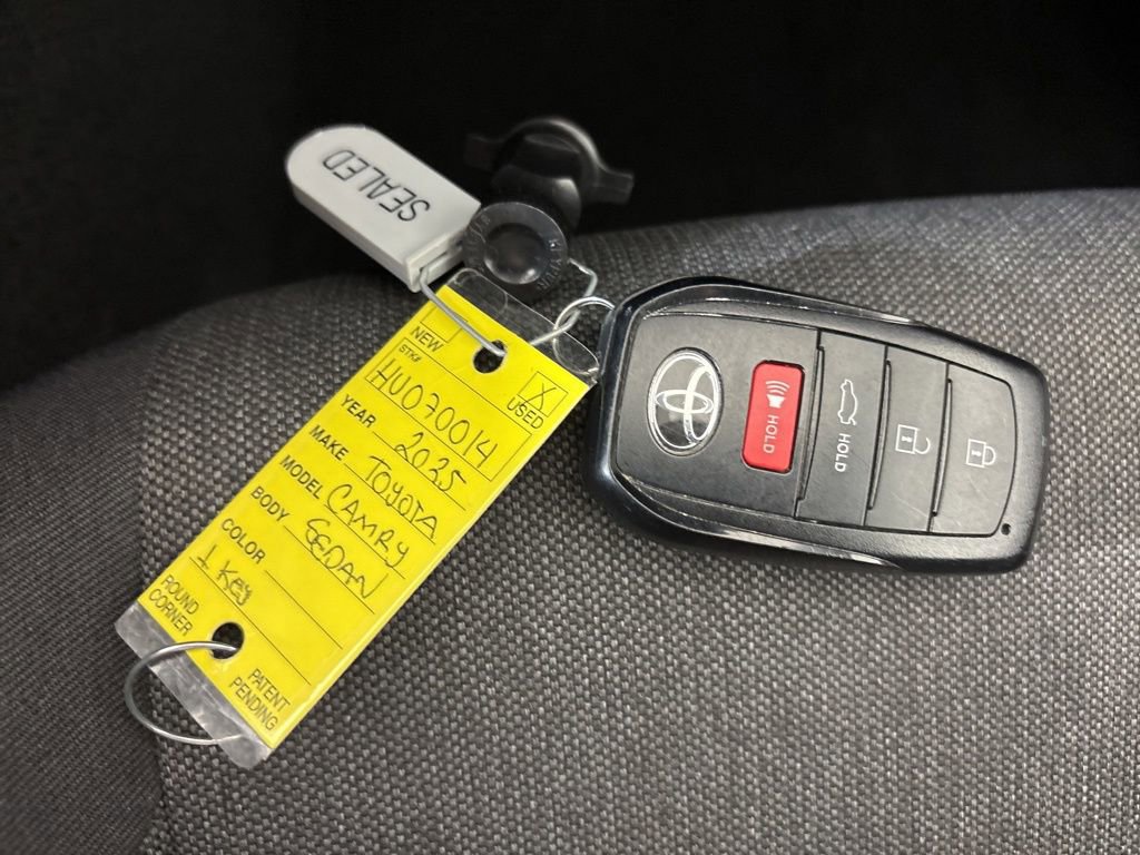 Used 2025 Toyota Camry LE image 29