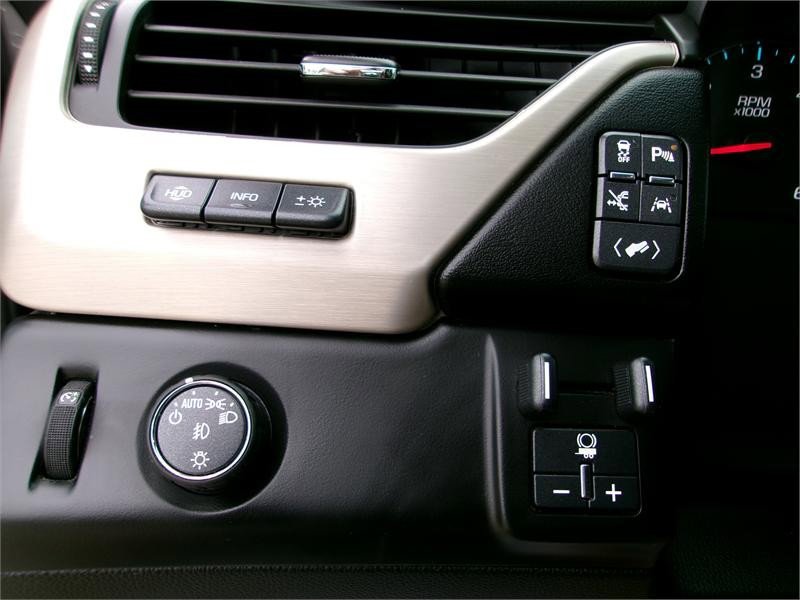 Used 2017 GMC Yukon Denali image 24