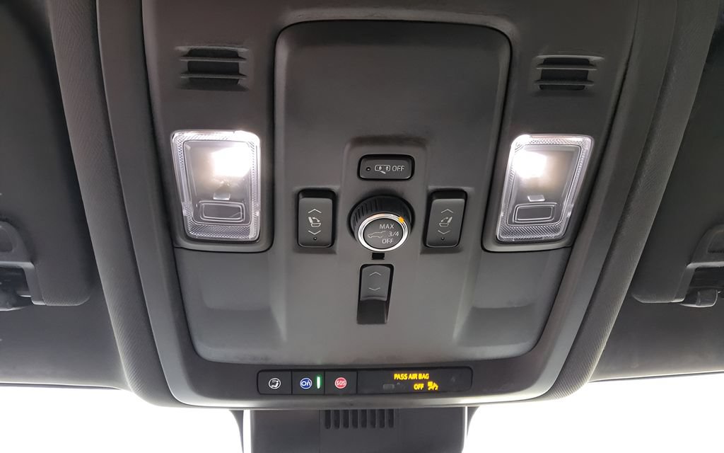 Used 2025 GMC Yukon XL Elevation AWD/4WD image 9