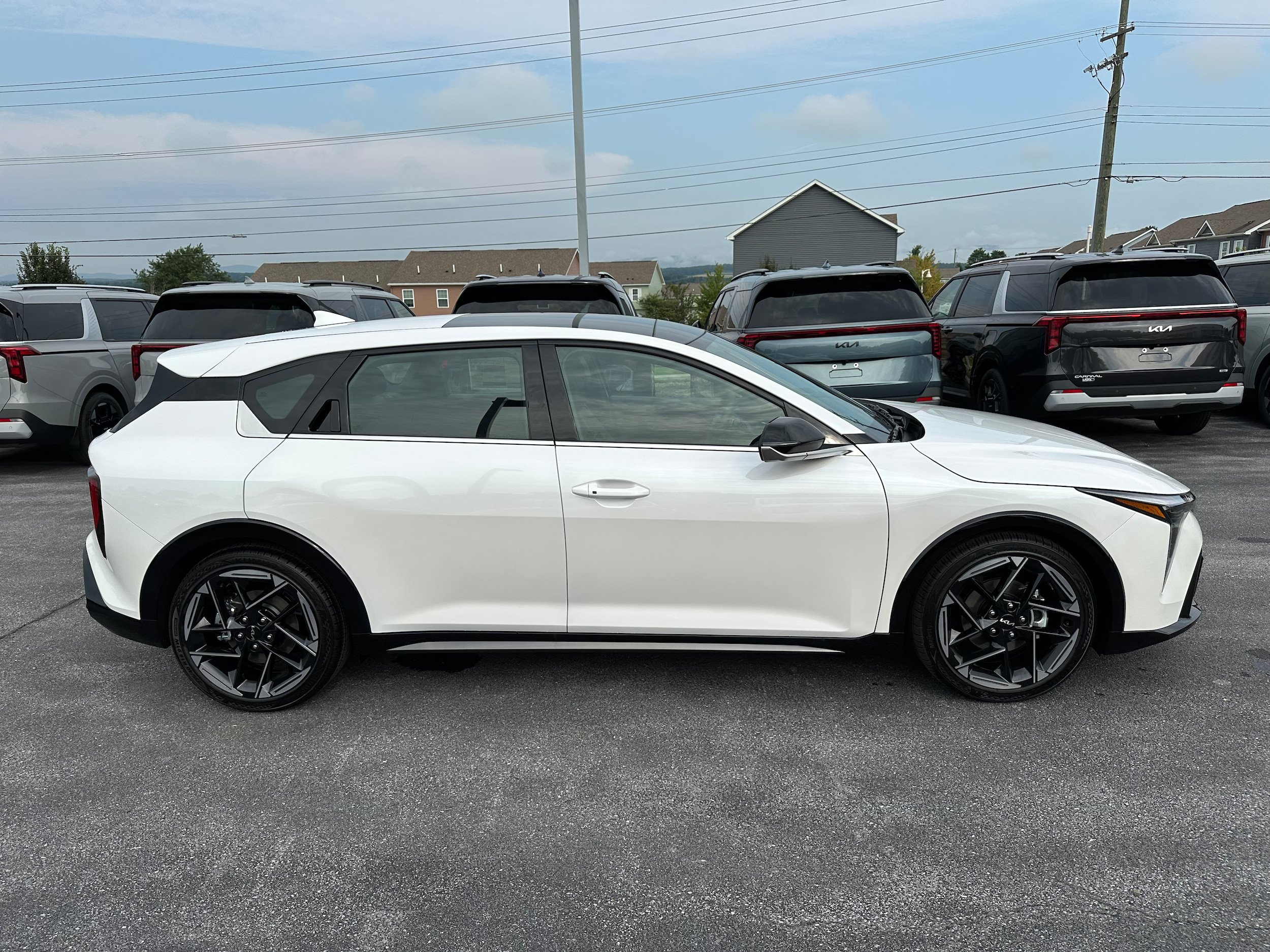New 2026 Kia K4 GT-Line w/ GT-Line Premium Package FWD image 4