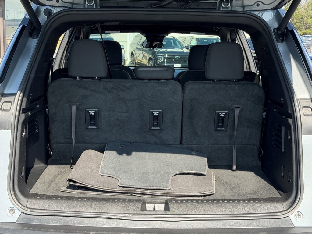 Used 2024 Chevrolet Traverse LT image 14