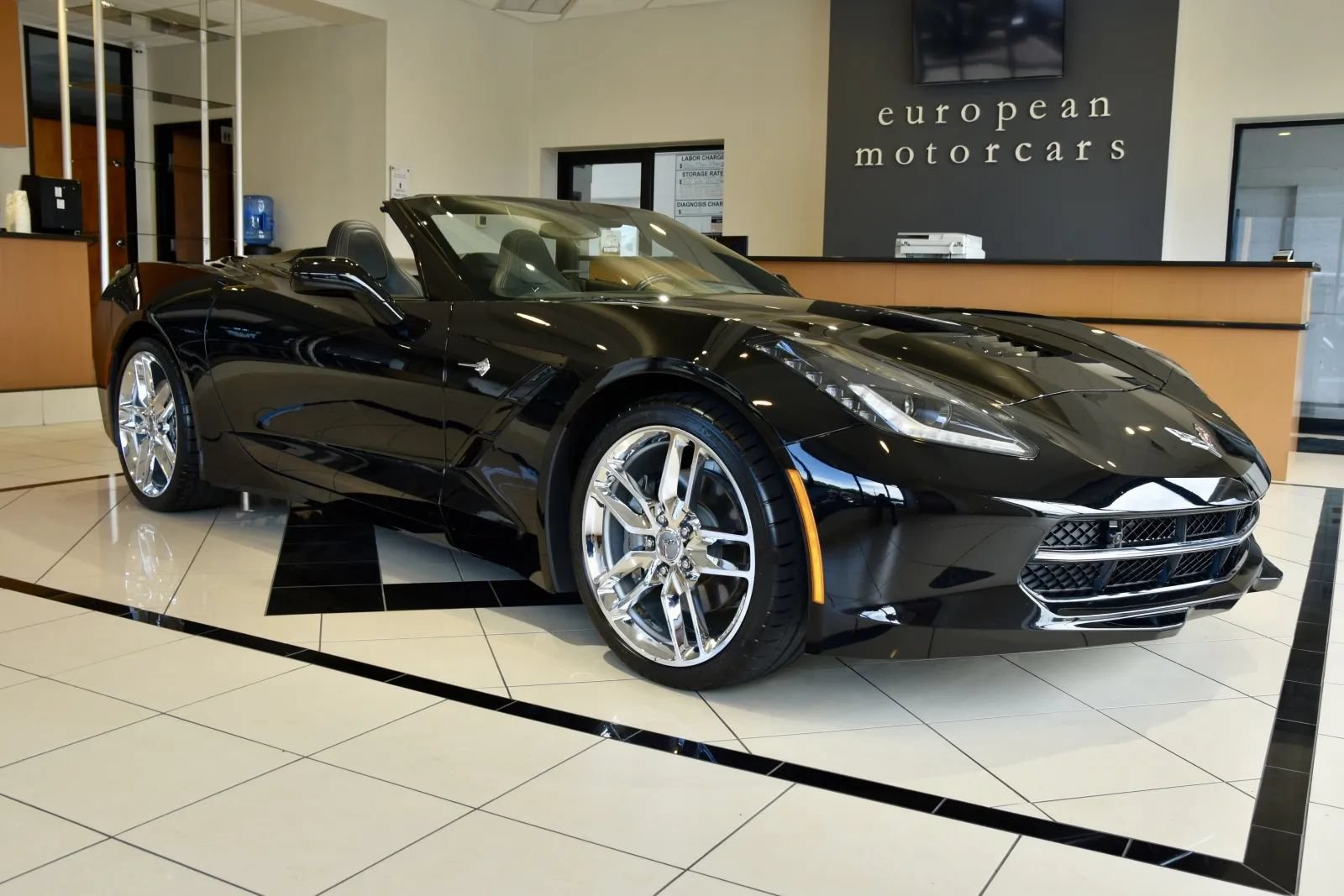 Used 2018 Chevrolet Corvette Stingray Convertible w/ 3LT Preferred Equipment Group RWD image 6