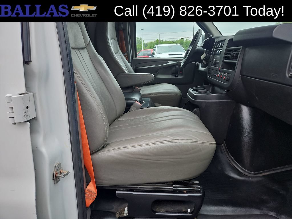Used 2014 Chevrolet Express 2500 RWD image 28