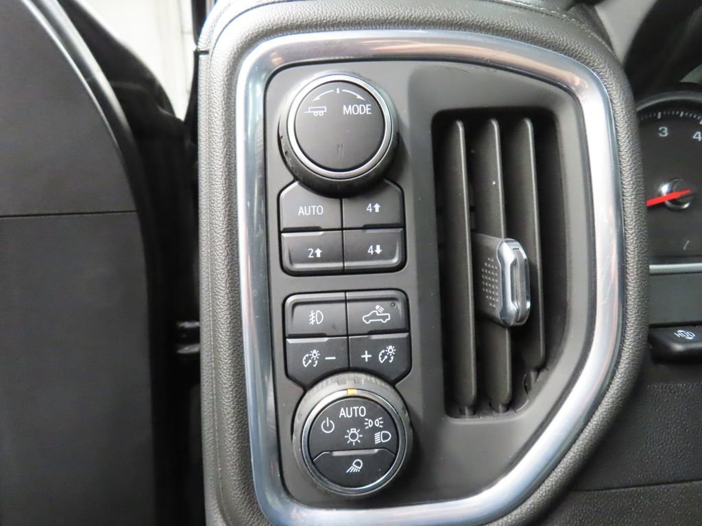Used 2022 Chevrolet Silverado 1500 High Country w/ Technology Package image 47
