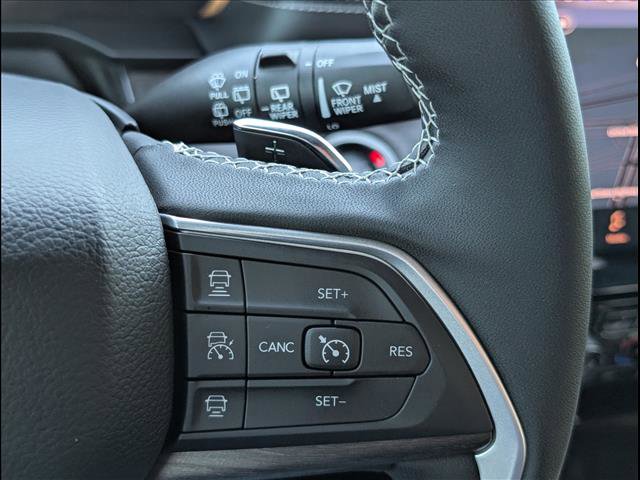 Used 2025 Jeep Grand Cherokee L Limited w/ Luxury Tech Group II image 16