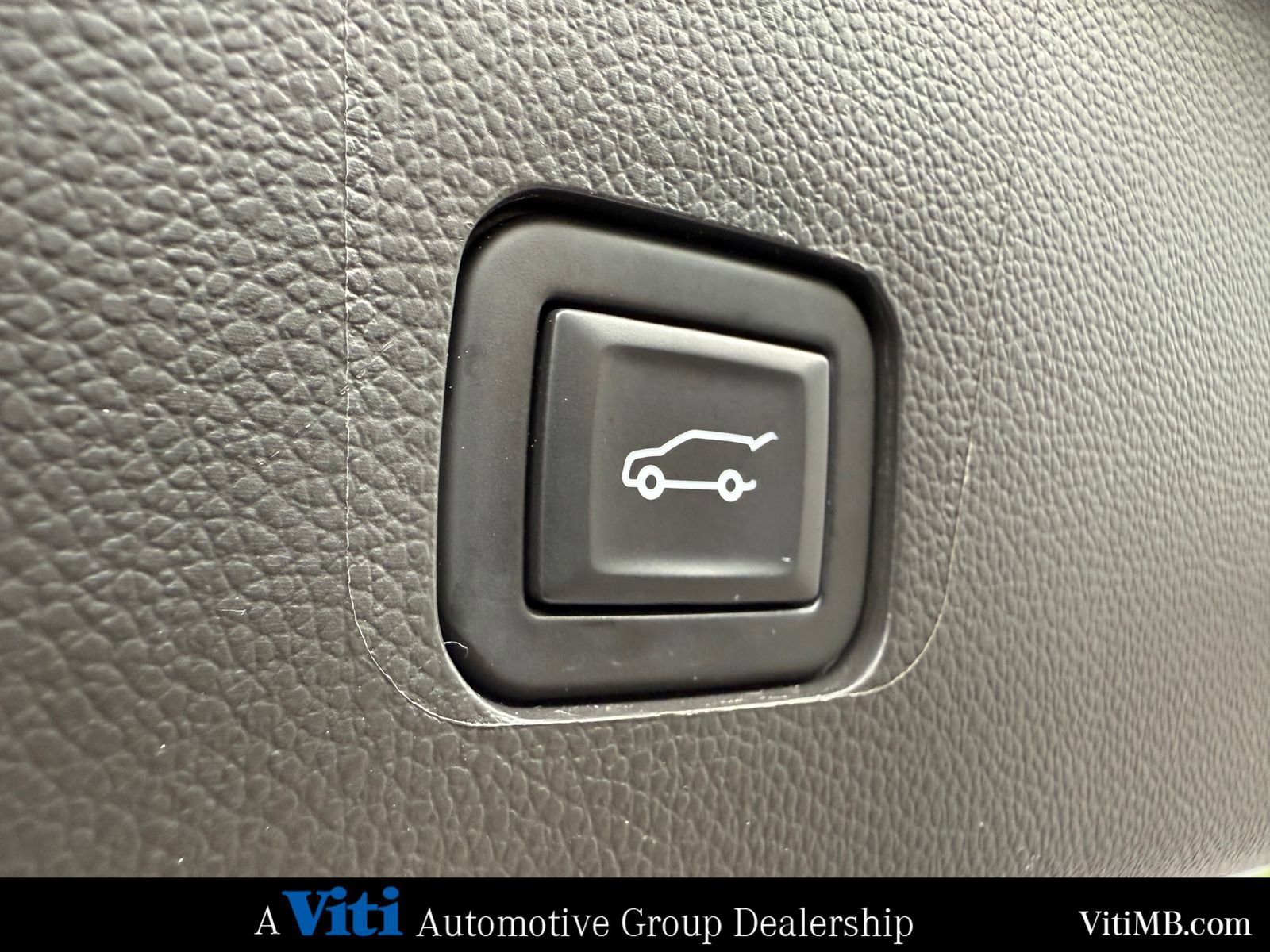 Used 2023 Chevrolet Traverse High Country image 26