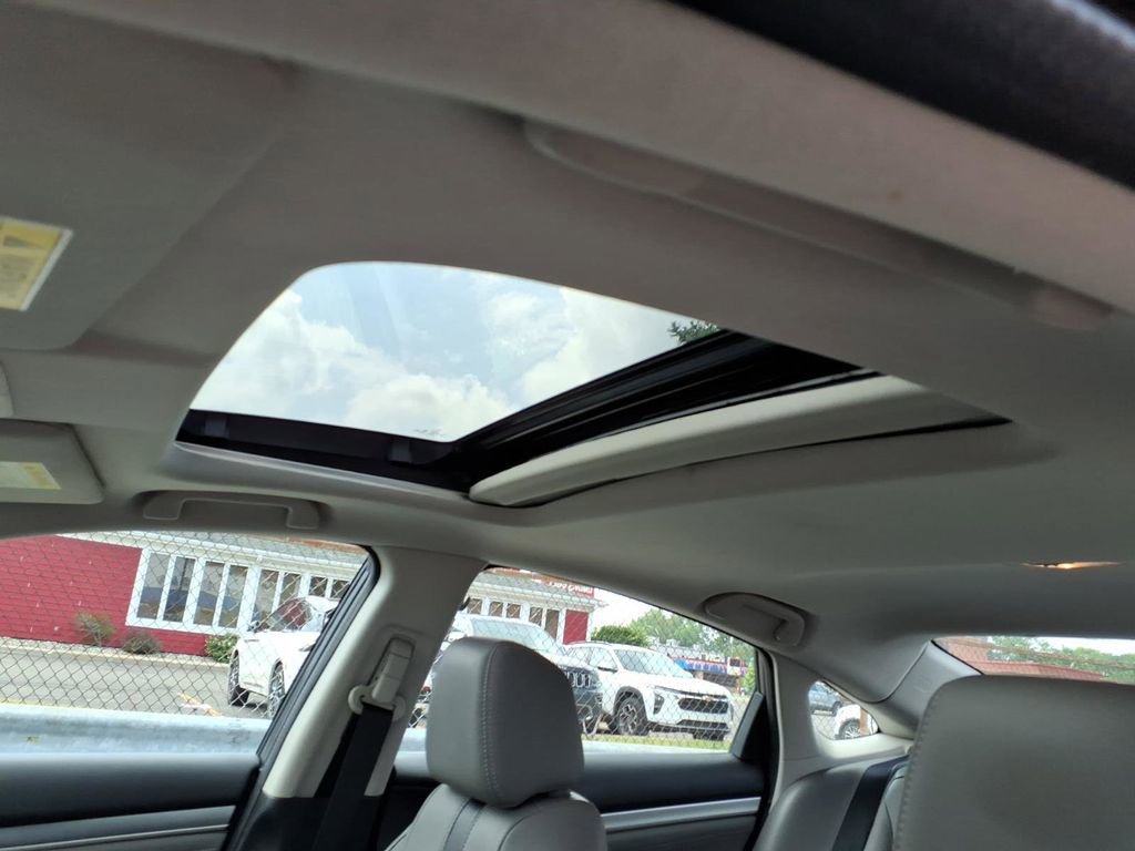 Used 2016 Honda Civic Touring image 13
