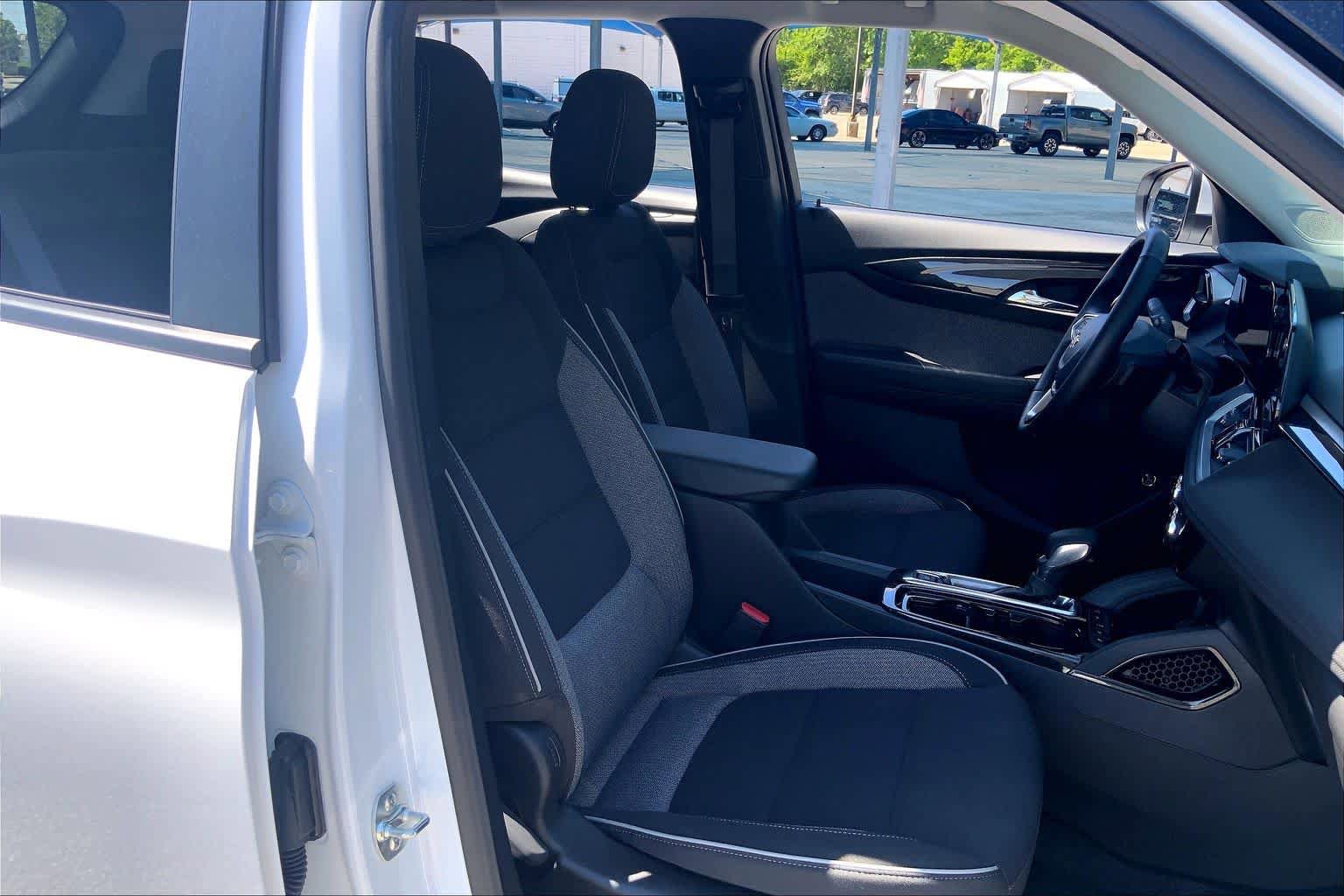 Used 2025 Chevrolet TrailBlazer LT w/ Convenience Package FWD image 18