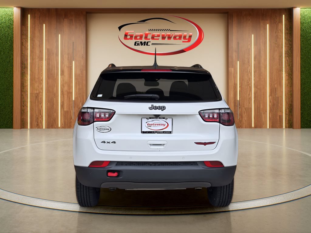 Used 2024 Jeep Compass Trailhawk AWD/4WD image 6