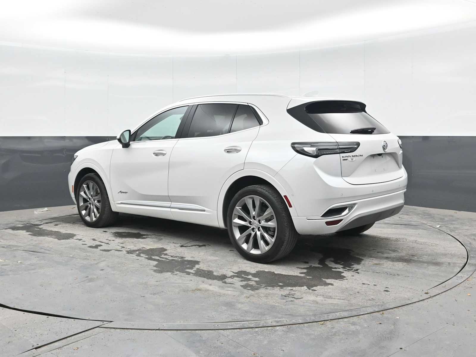 Used 2023 Buick Envision Avenir AWD/4WD image 2