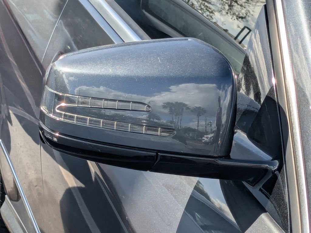 Used 2013 Mercedes-Benz E 400 Sport Sedan image 23