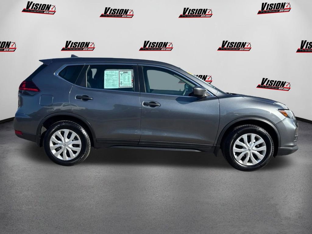 Used 2018 Nissan Rogue S image 4