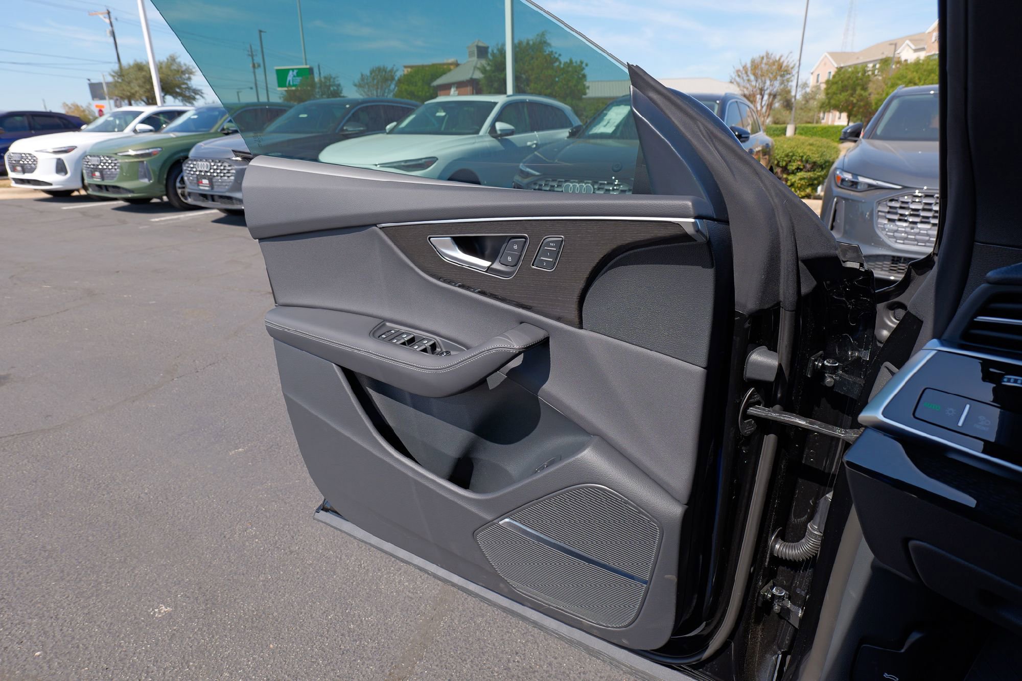 New 2026 Audi Q8 Premium Plus image 24