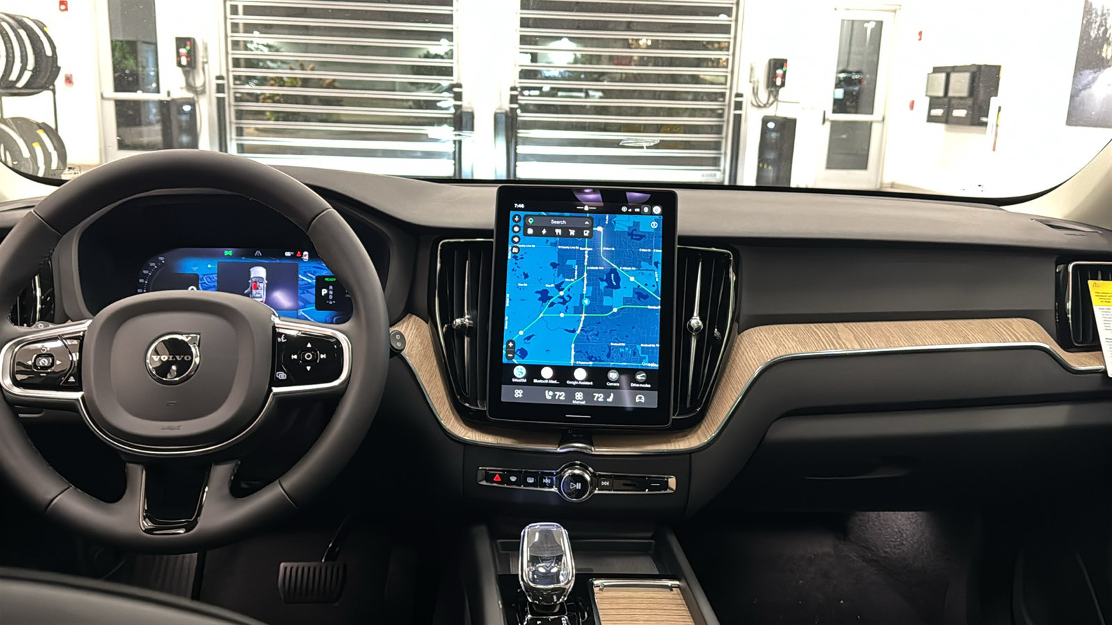 New 2027 Volvo XC60 T8 Plus AWD/4WD image 11