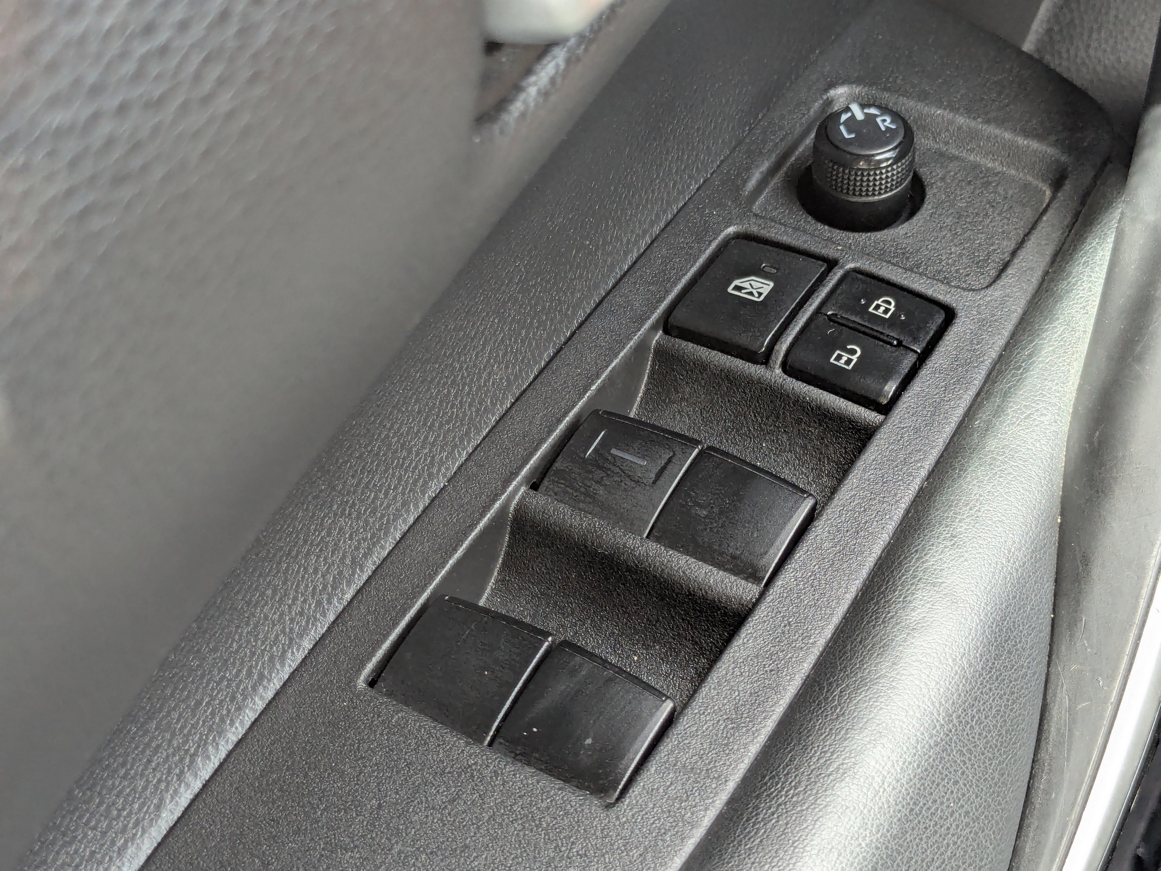 Used 2021 Toyota Corolla XSE image 27