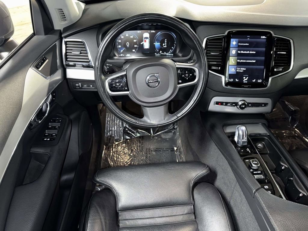 Used 2016 Volvo XC90 T8 Momentum w/ Vision Package image 4