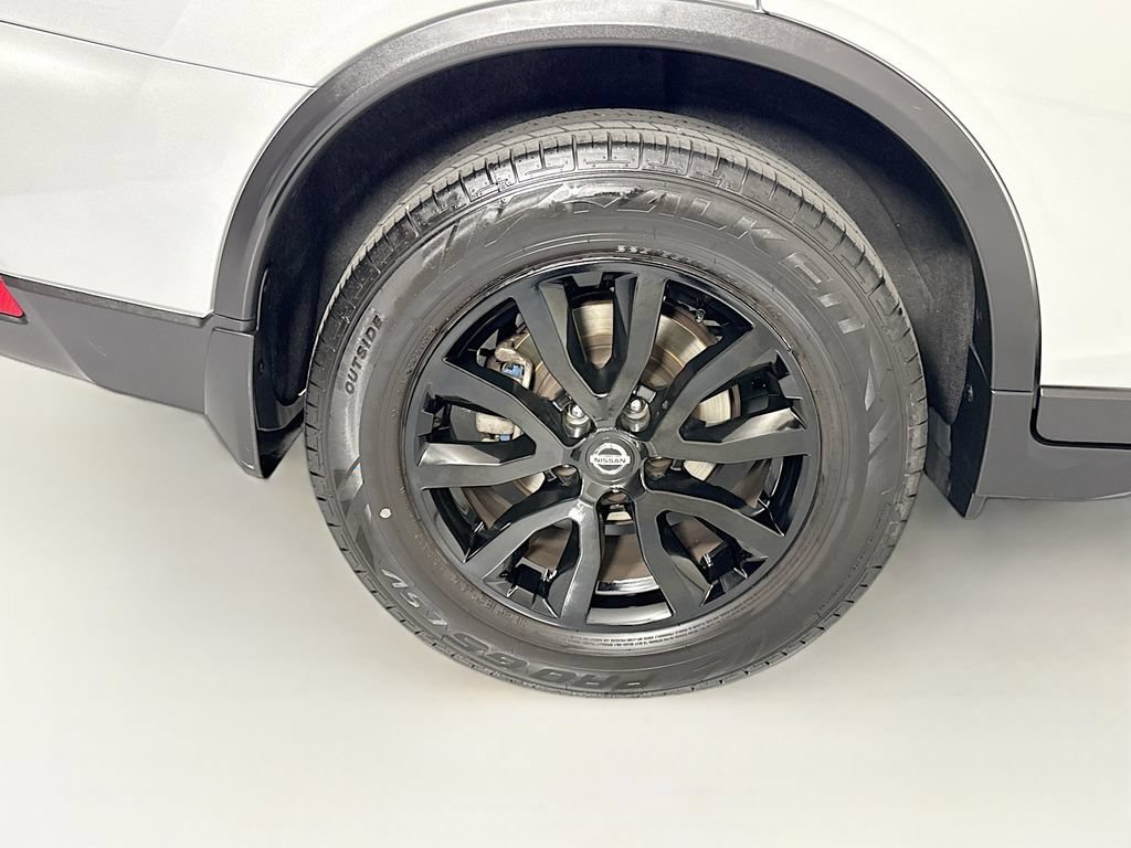 Used 2019 Nissan Rogue S w/ Special Edition Package FWD image 33