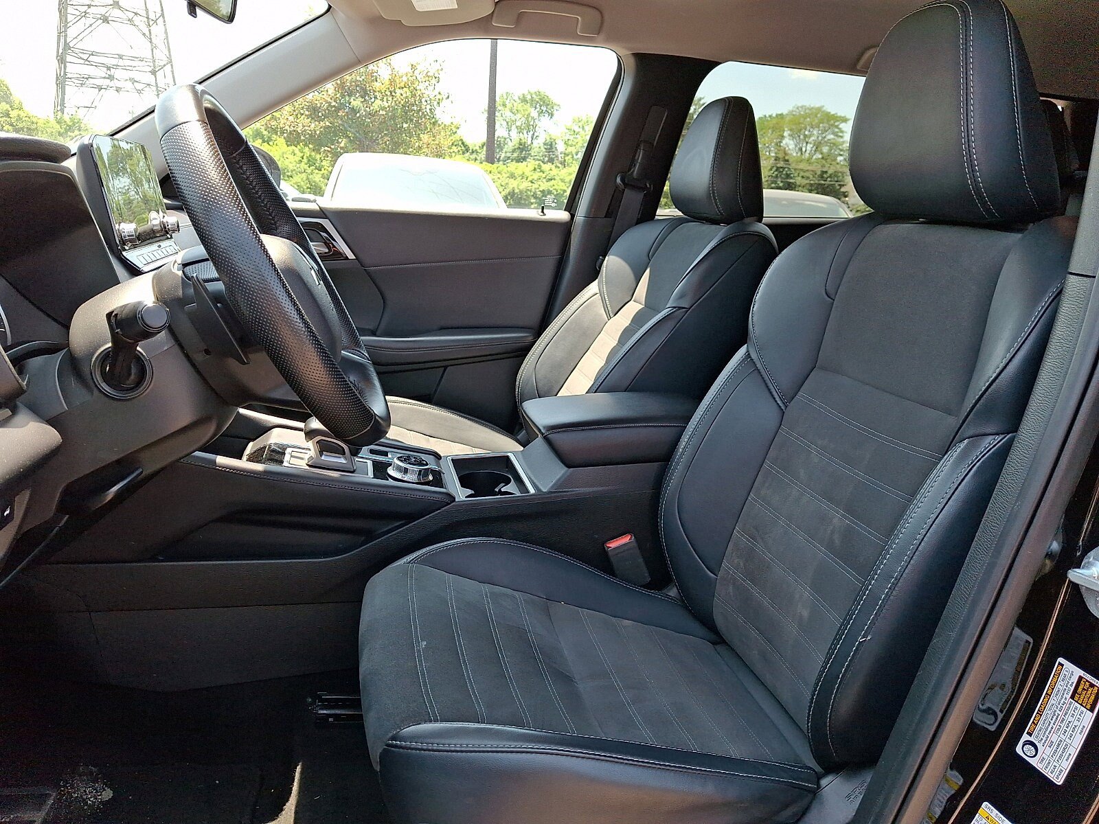 Used 2024 Mitsubishi Outlander SE AWD/4WD image 14