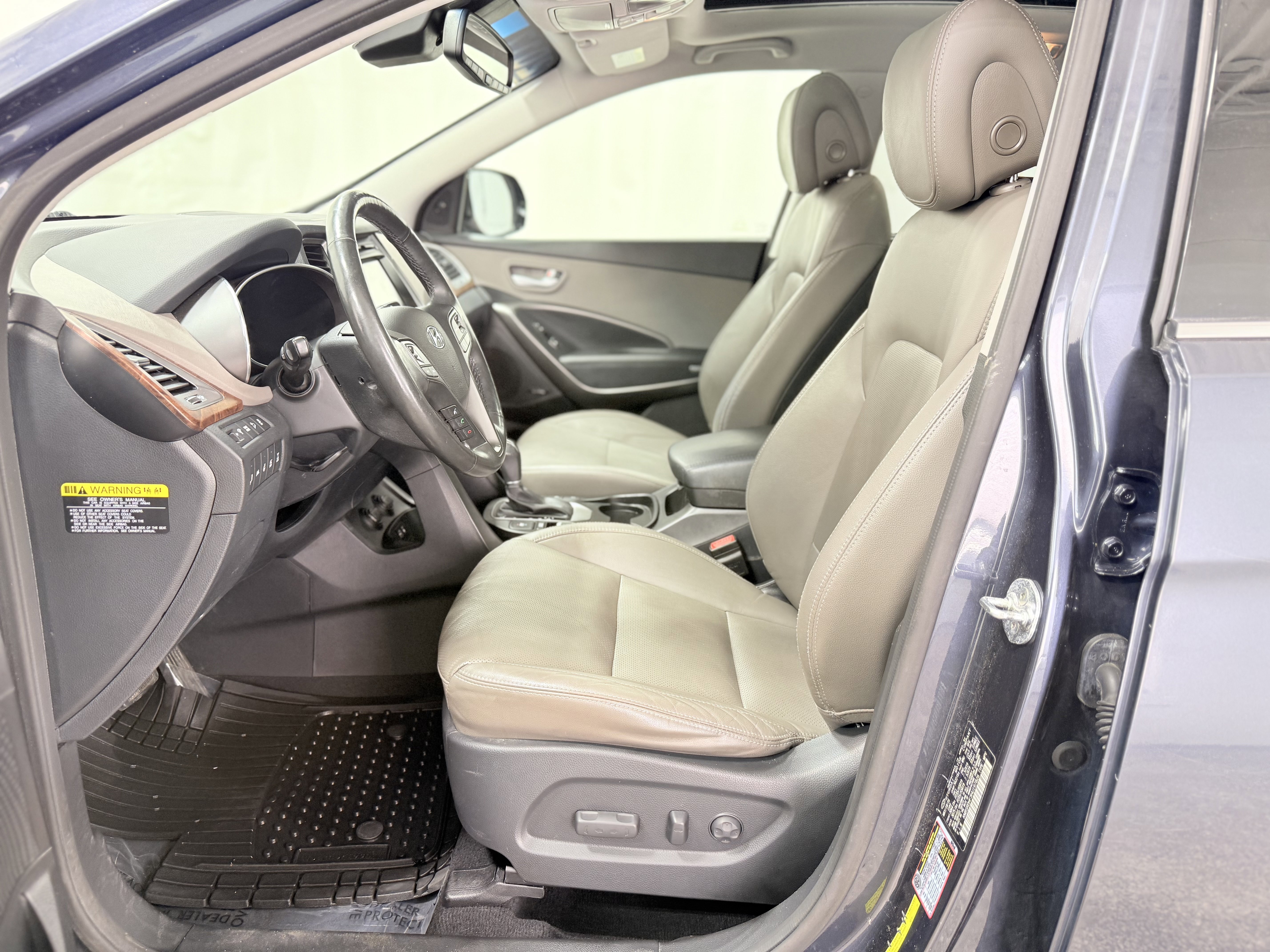 Used 2017 Hyundai Santa Fe SE w/ SE Ultimate Tech Package 03 image 16