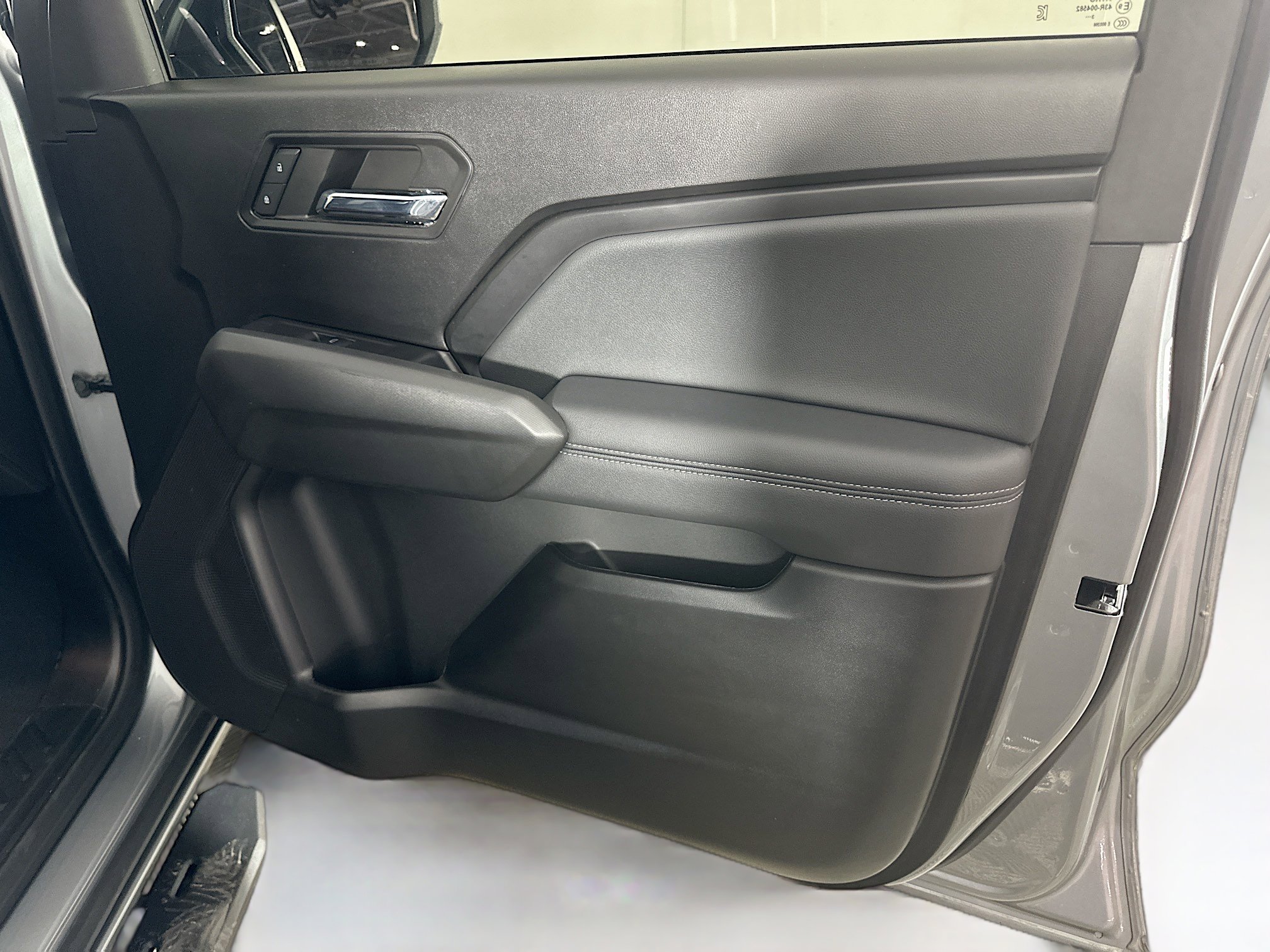 Used 2024 GMC Canyon Elevation w/ Elevation Premium Package RWD image 30