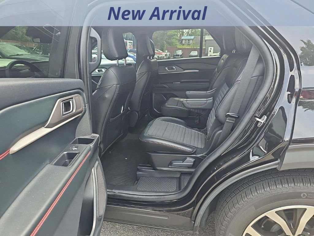 Used 2025 Ford Explorer ST-Line AWD/4WD image 7