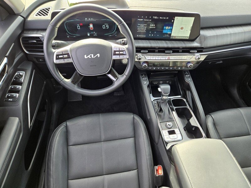 Used 2025 Kia Telluride EX FWD image 13