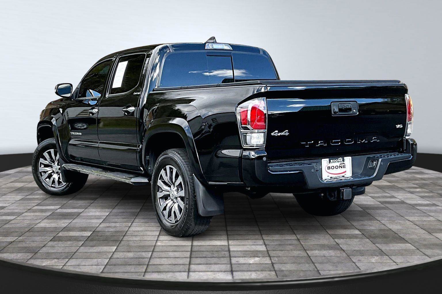 Used 2023 Toyota Tacoma Limited image 2