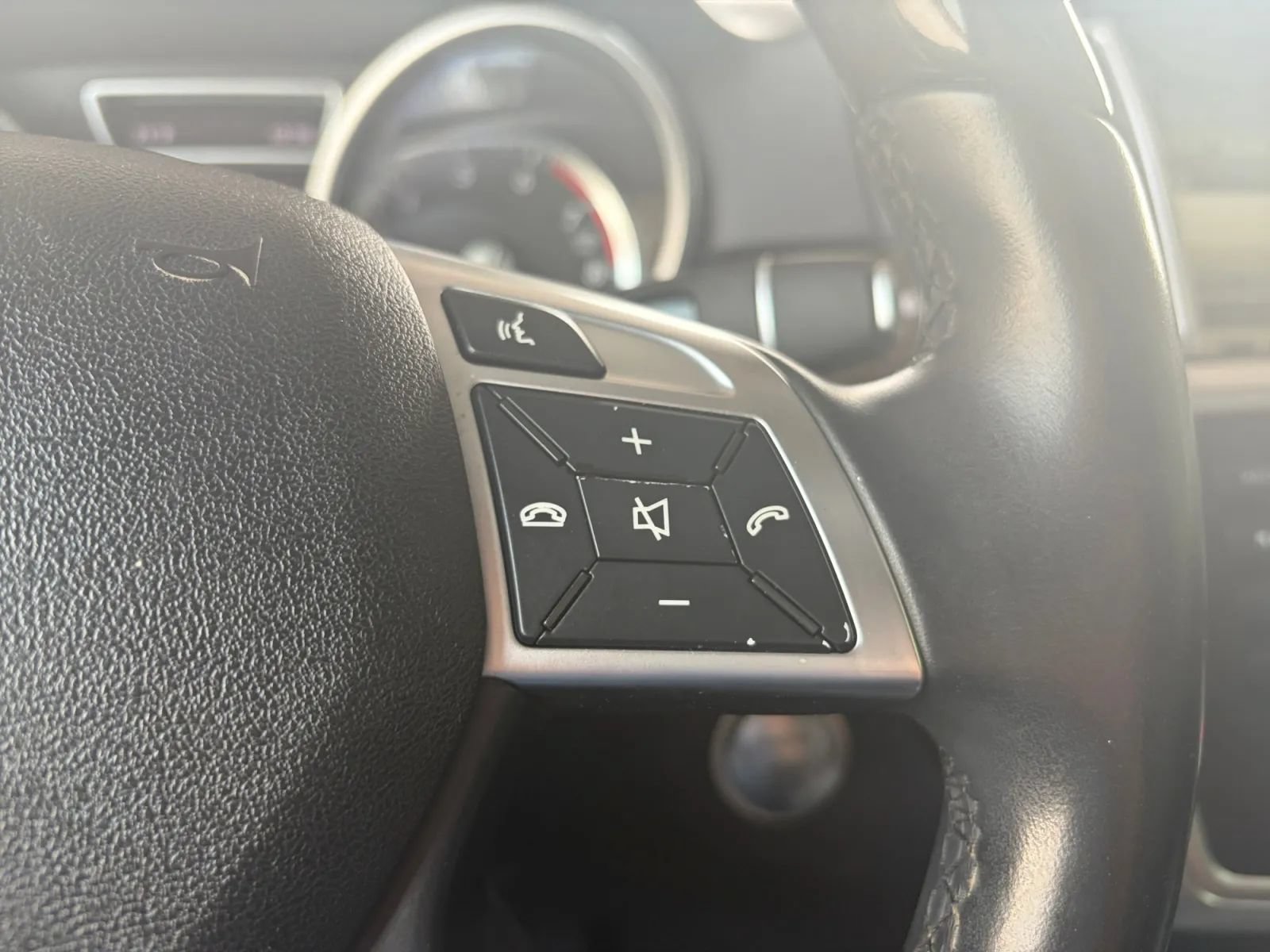 Used 2015 Mercedes-Benz ML 350 4MATIC w/ Premium 1 Package image 31
