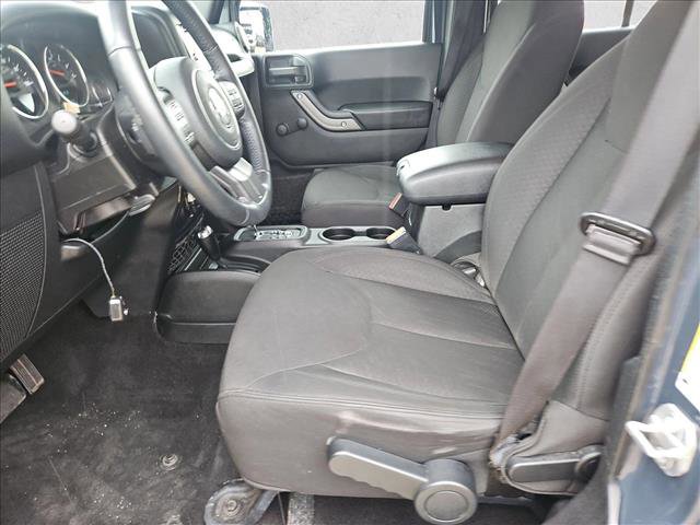 Used 2016 Jeep Wrangler Unlimited Sport w/ Connectivity Group AWD/4WD image 5