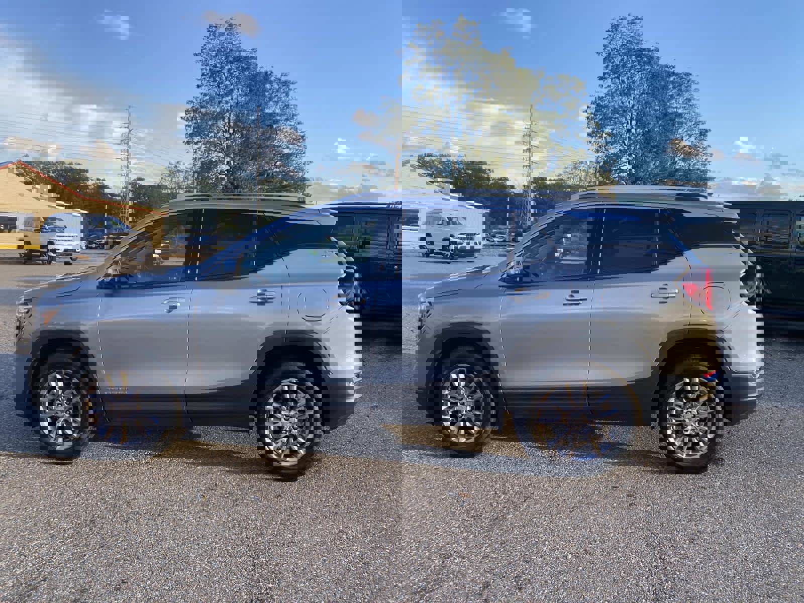 Used 2024 GMC Terrain SLT image 8