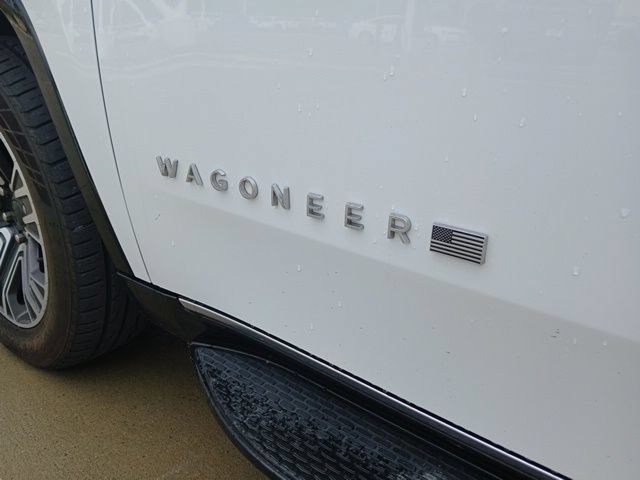 Used 2023 Jeep Wagoneer L Series II AWD/4WD image 9