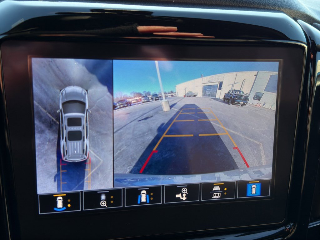 Used 2023 Chevrolet Traverse RS image 20