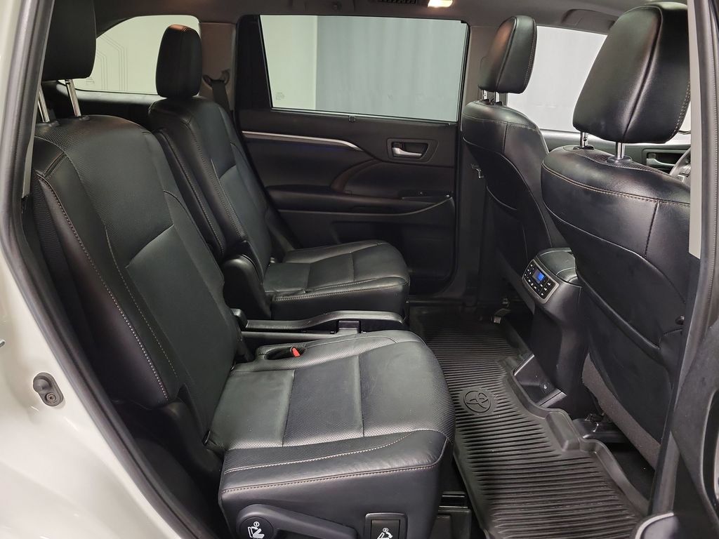 Used 2019 Toyota Highlander Limited Platinum AWD/4WD image 27