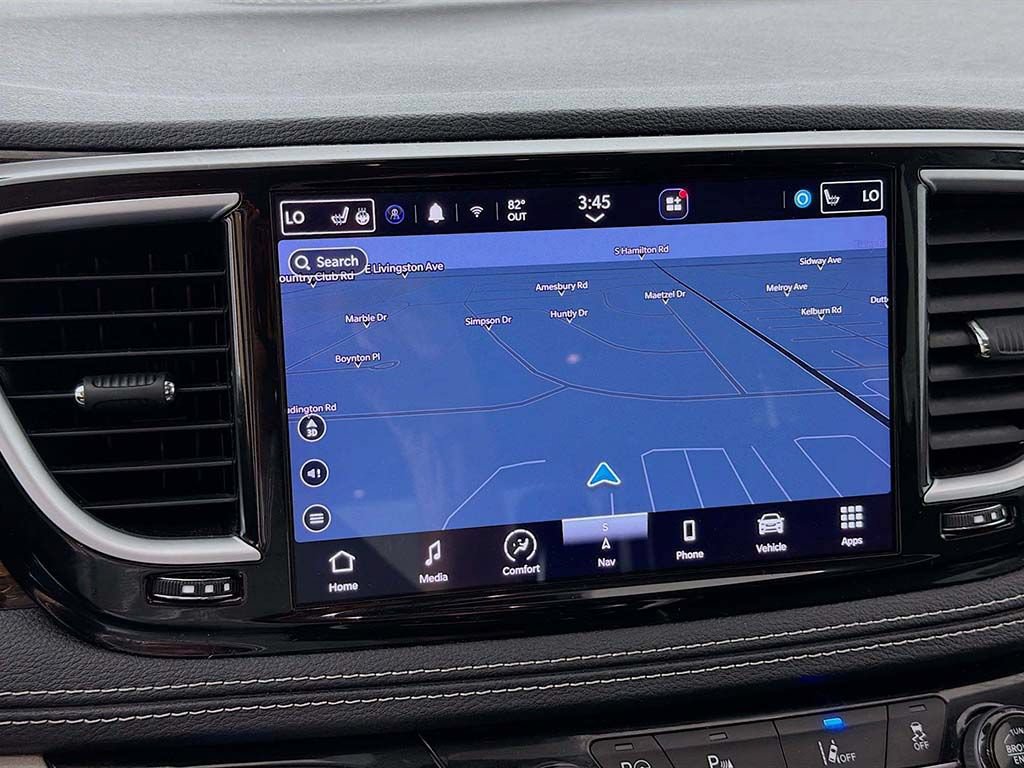 Used 2023 Chrysler Pacifica Limited w/ Uconnect Theater Family Group FWD image 40
