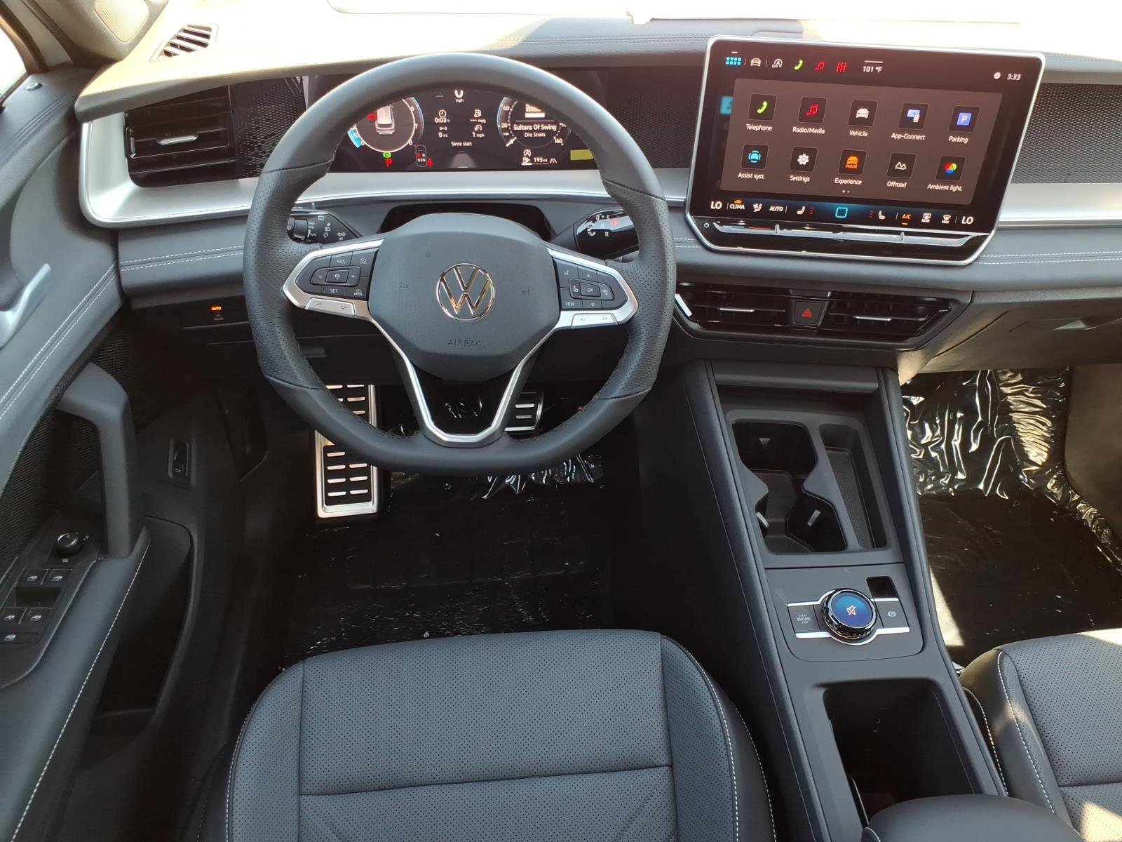 New 2026 Volkswagen Tiguan SE R-Line image 18