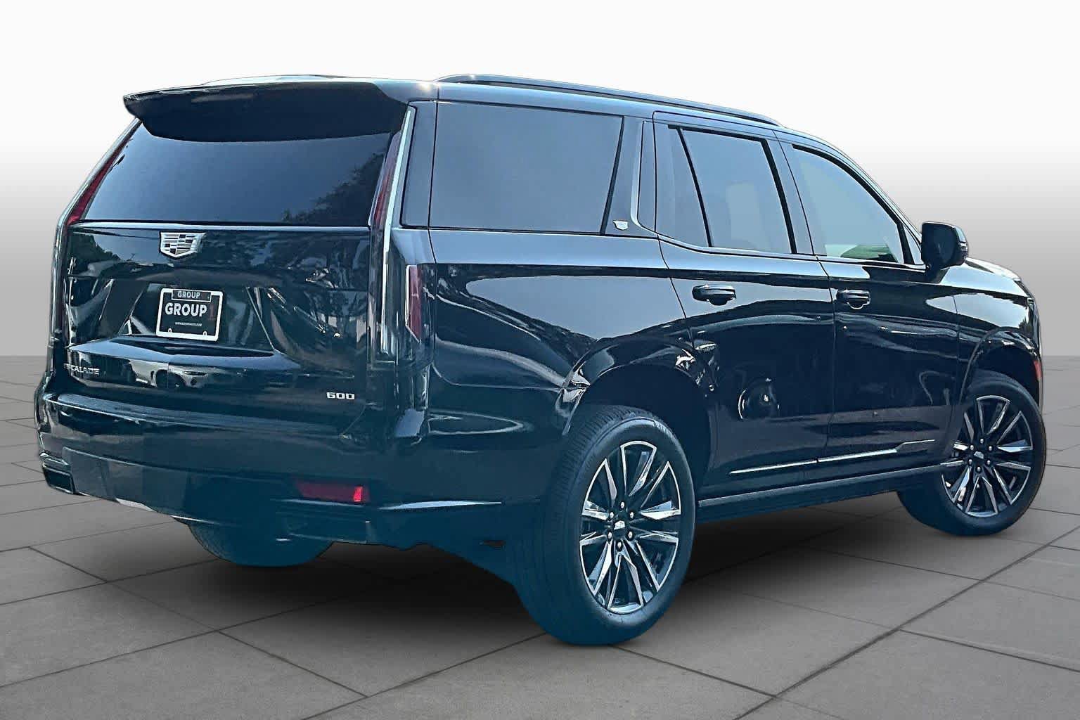 Used 2024 Cadillac Escalade Sport Platinum w/ LPO, ONYX Package AWD/4WD image 13