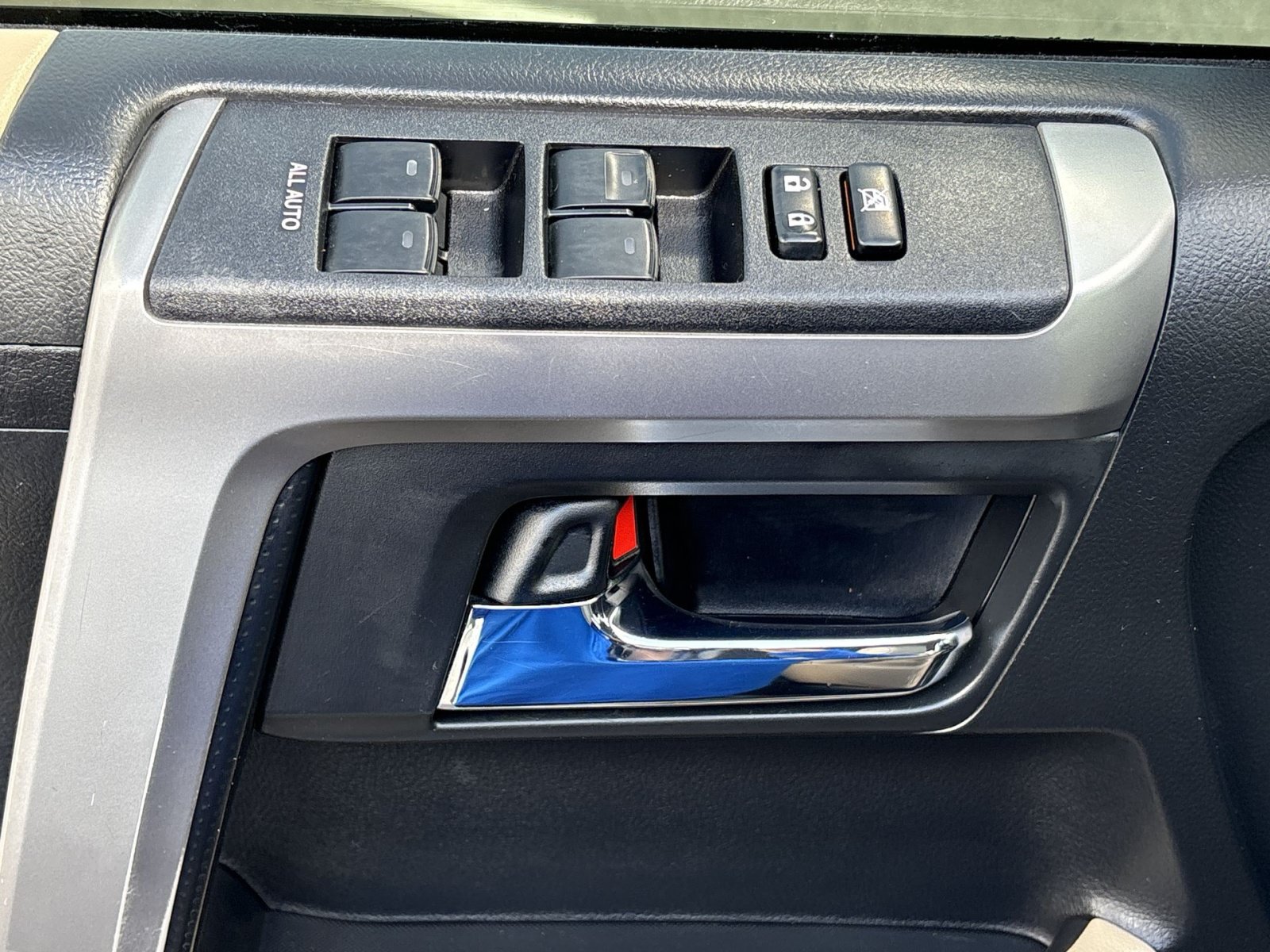 Used 2018 Toyota 4Runner SR5 Premium RWD image 15